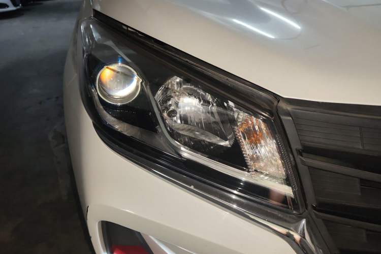 Used Dongfeng Fengon 500 2021 1.5L CVT Enjoyment Version Right Front Headlight
