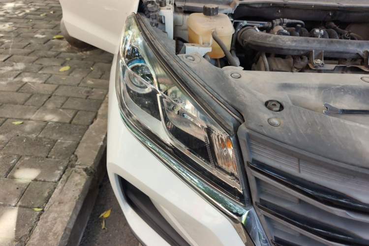 Used Dongfeng Fengon 500 2021 1.5L Manual Enjoyment Model Right Front Headlight