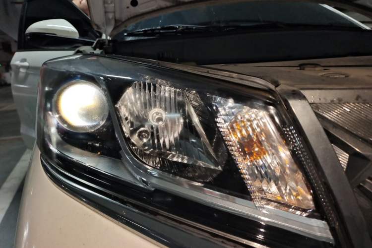 Used Dongfeng Fengon 500 2021 1.5L Manual Enjoyment Model Right Front Headlight