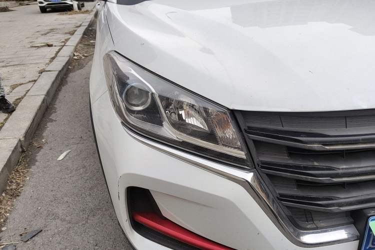 Used Dongfeng Fengon 500 2021 1.5L Manual Enjoyment Model Right Front Headlight