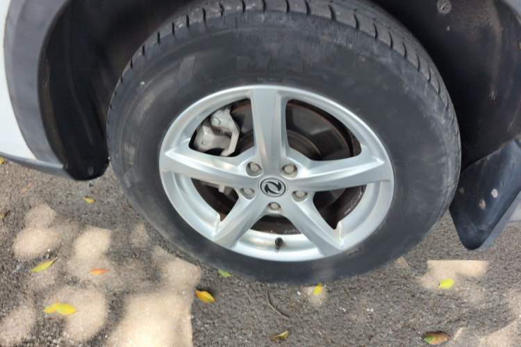 Used Dongfeng Fengon 500 2021 1.5L Manual Enjoyment Model Right Front Wheel Hub