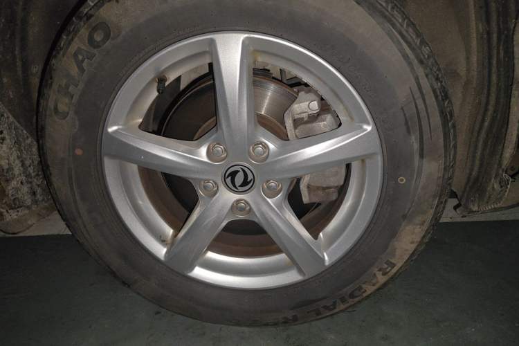 Used Dongfeng Fengon 500 2021 1.5L CVT Enjoyment Model Right Front Wheel Hub