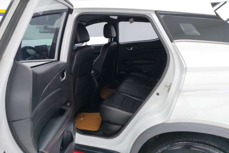 Used Dongfeng Fengon 500 2021 1.5L Manual Enjoyment Model Right Rear Seat