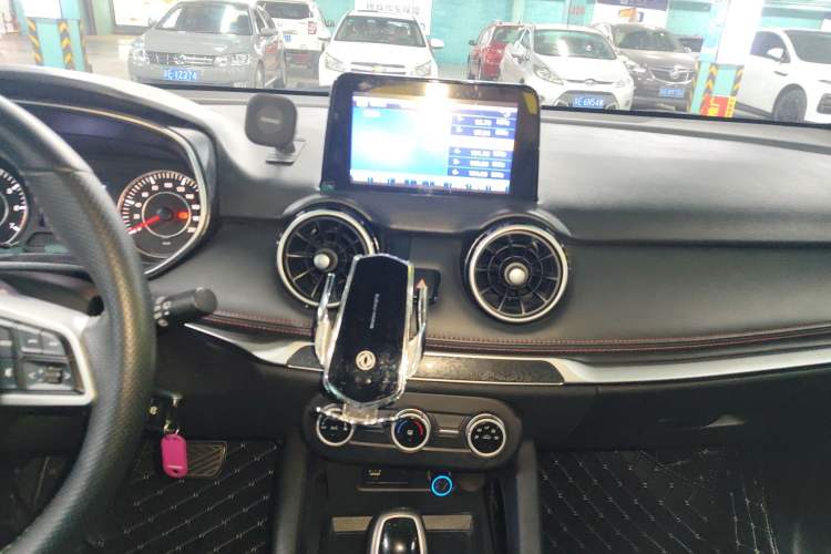 Used Dongfeng Fengon 500 2022 1.5L CVT Enjoyment Version Audio And AC Panel