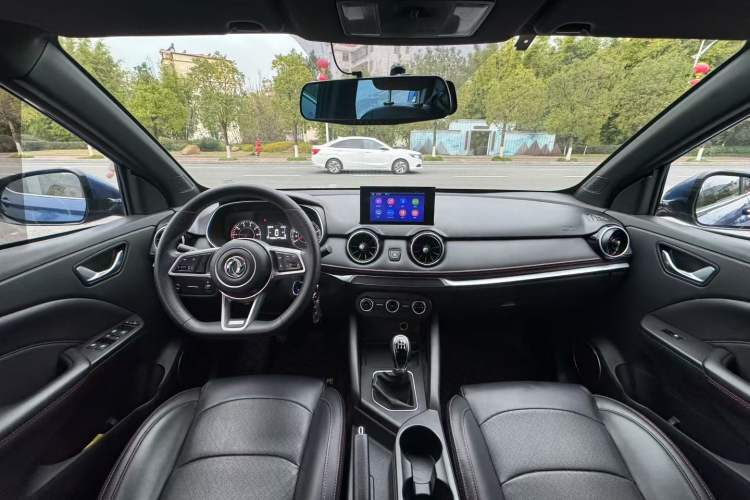 Used Dongfeng Fengon 500 2022 1.5L Manual Enjoyment Model Center Console