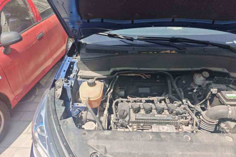 Used Dongfeng Fengon 500 2022 1.5T CVT Comfort Edition Engine Bay Right