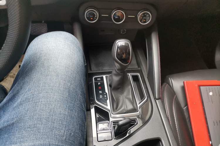 Used Dongfeng Fengon 500 2022 1.5T CVT Comfort Edition Gear Lever