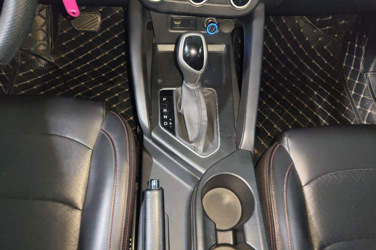 Used Dongfeng Fengon 500 2022 1.5L CVT Enjoyment Version Gear Lever