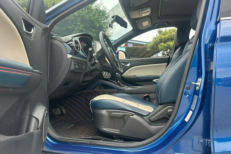 Used Dongfeng Fengon 500 2022 1.5T CVT Comfort Edition Interior 1