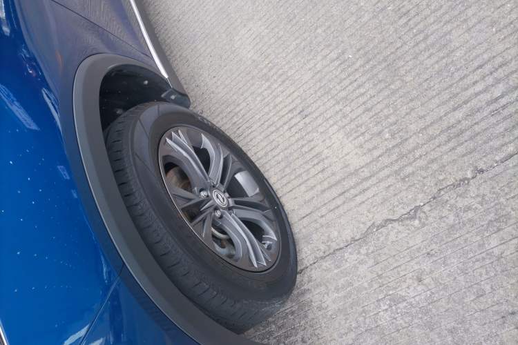 Used Dongfeng Fengon 500 2022 1.5T CVT Comfort Edition Left Front Wheel Hub