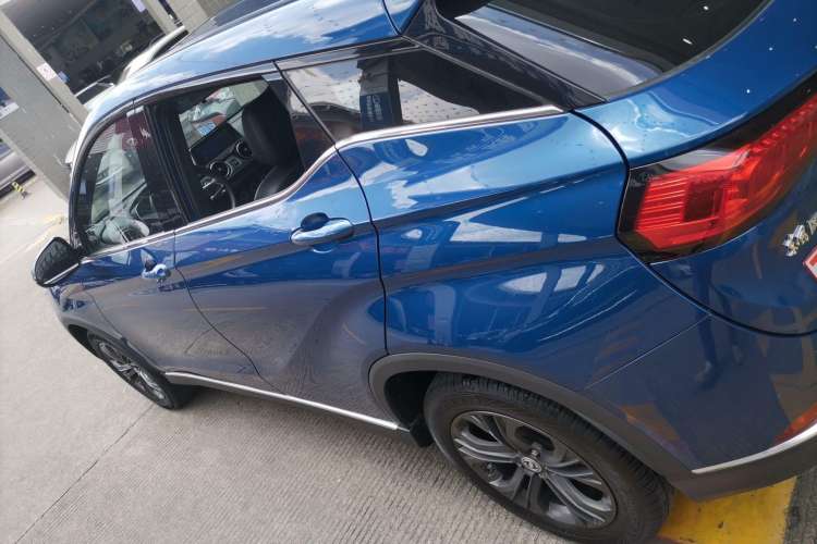 Used Dongfeng Fengon 500 2022 1.5T CVT Comfort Edition Left Side