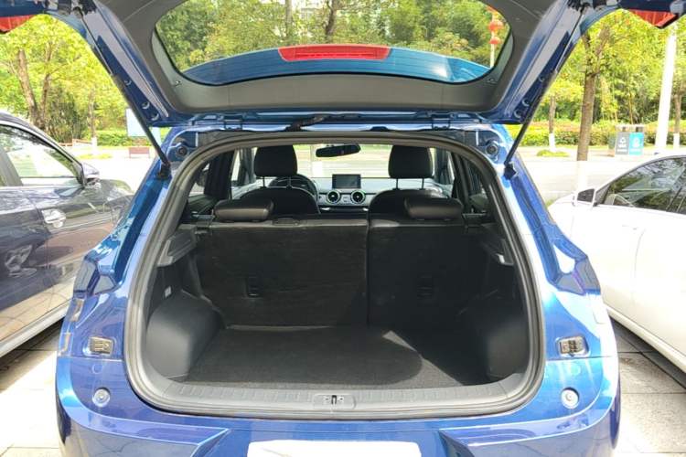 Used Dongfeng Fengon 500 2022 1.5L Manual Enjoyment Model Trunk