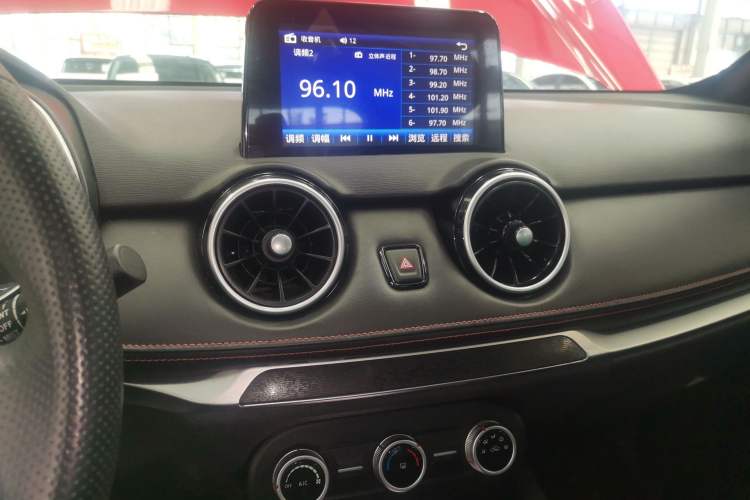 Used Dongfeng Fengon 500 2022 1.5L Manual Enjoyment Model Audio And AC Panel