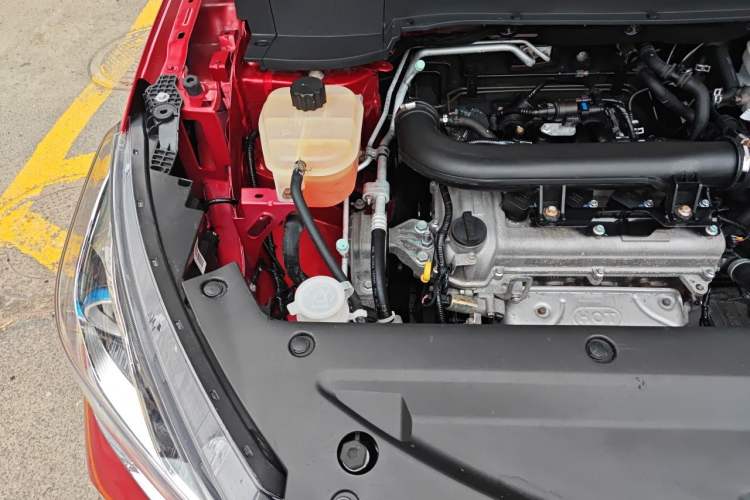 Used Dongfeng Fengon 500 2022 1.5L CVT Luxury Edition Engine Bay Right