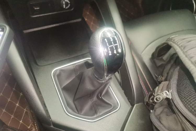 Used Dongfeng Fengon 500 2022 1.5L Manual Enjoyment Model Gear Lever