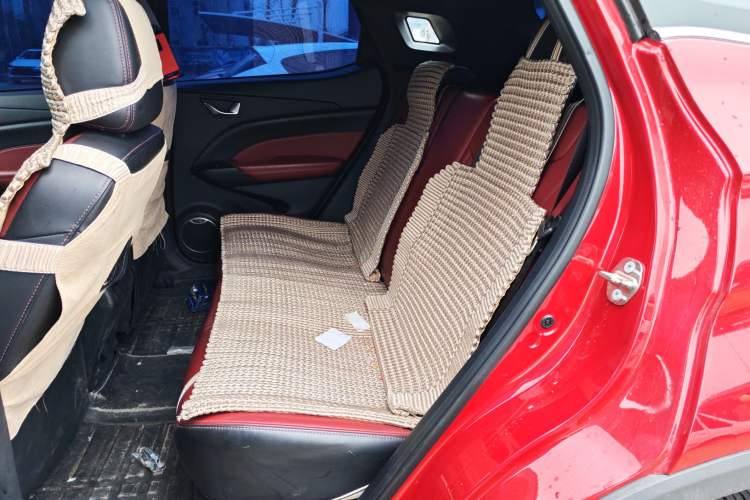 Used Dongfeng Fengon 500 2022 1.5L CVT Enjoyment Version Left Rear Seat