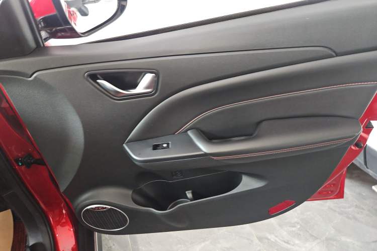 Used Dongfeng Fengon 500 2022 1.5L CVT Enjoyment Version Right Front Door Interior
