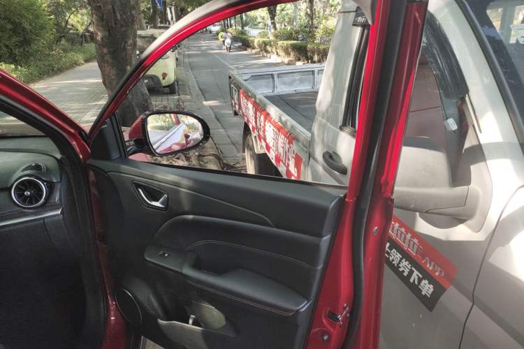 Used Dongfeng Fengon 500 2022 1.5T CVT Comfort Edition Right Front Door Interior