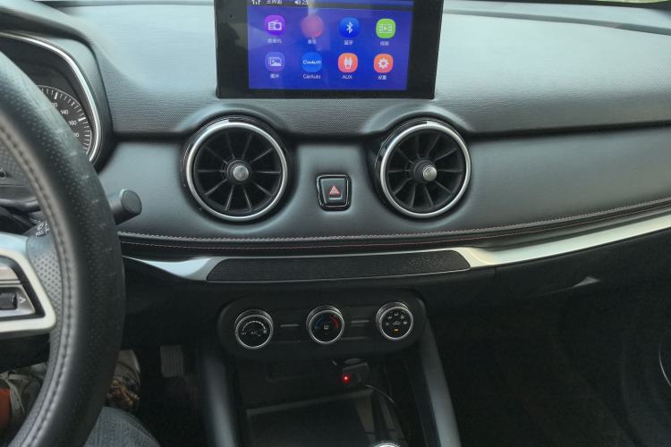 Used Dongfeng Fengon 500 2022 1.5L Manual Enjoyment Model Audio And AC Panel