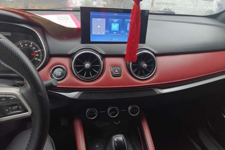 Used Dongfeng Fengon 500 2022 1.5L CVT Luxury Edition Audio And AC Panel