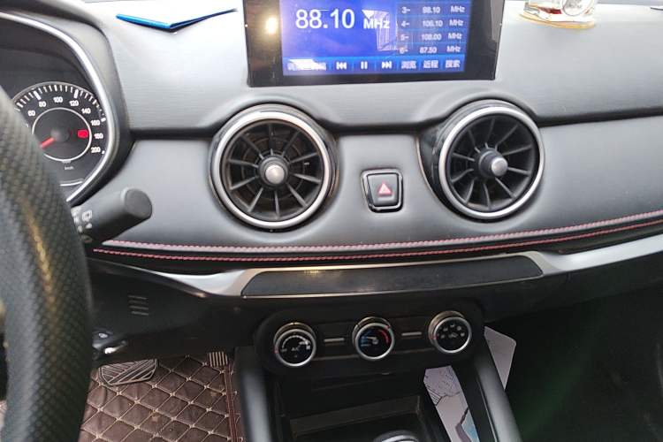 Used Dongfeng Fengon 500 2022 1.5L CVT Enjoyment Version Audio And AC Panel