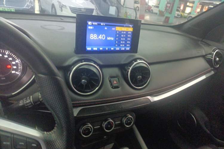 Used Dongfeng Fengon 500 2022 1.5L CVT Enjoyment Version Audio And AC Panel