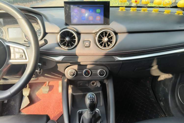Used Dongfeng Fengon 500 2022 1.5L Manual Enjoyment Model Audio And AC Panel