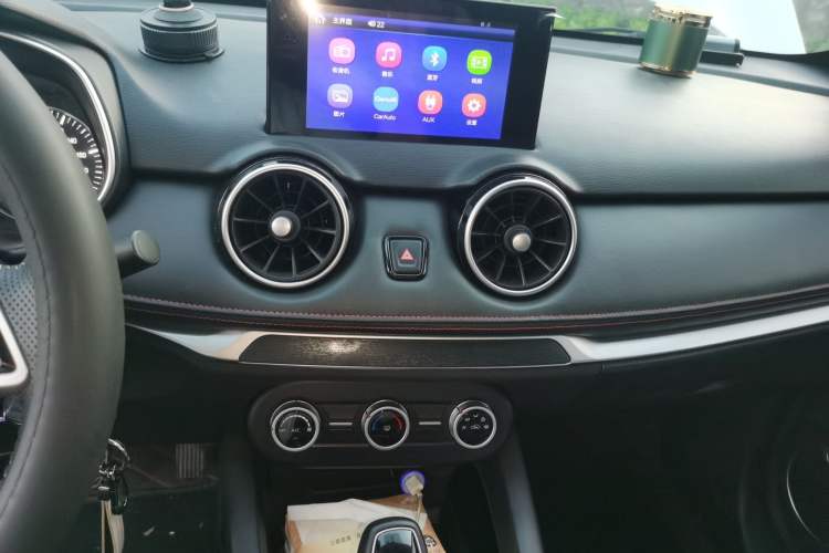 Used Dongfeng Fengon 500 2022 1.5L CVT Enjoyment Version Audio And AC Panel