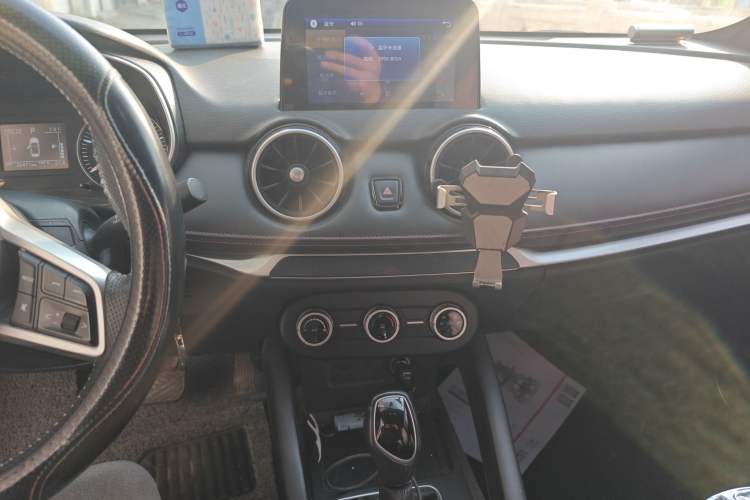 Used Dongfeng Fengon 500 2022 1.5L CVT Enjoyment Version Audio And AC Panel