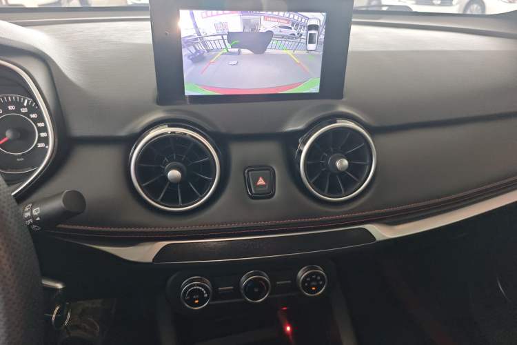 Used Dongfeng Fengon 500 2022 1.5L CVT Enjoyment Version Audio And AC Panel