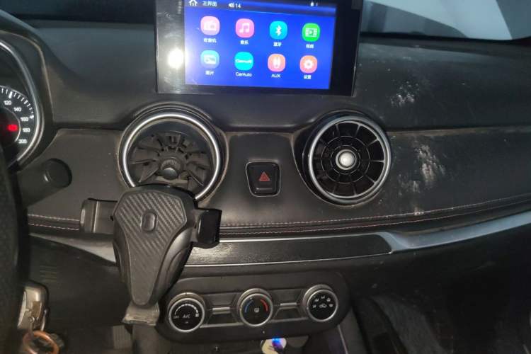 Used Dongfeng Fengon 500 2022 1.5L CVT Enjoyment Version Audio And AC Panel
