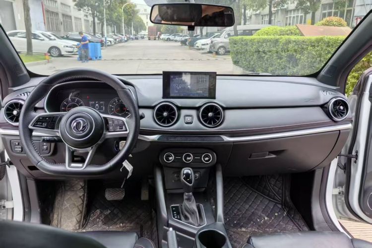 Used Dongfeng Fengon 500 2022 1.5L CVT Enjoyment Version Center Console