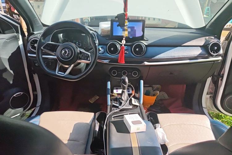 Used Dongfeng Fengon 500 2022 1.5T CVT Comfort Edition Center Console