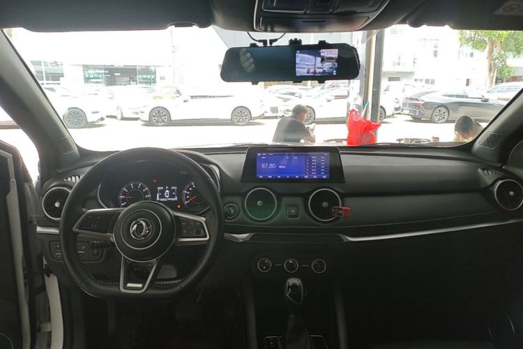 Used Dongfeng Fengon 500 2022 1.5T CVT Comfort Edition Center Console