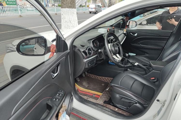 Used Dongfeng Fengon 500 2022 1.5L Manual Enjoyment Model Driver Seat