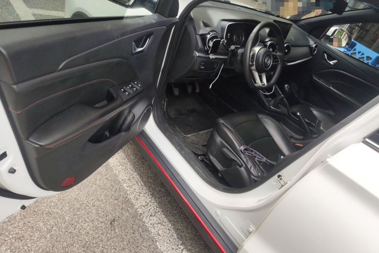 Used Dongfeng Fengon 500 2022 1.5L Manual Enjoyment Model Driver Seat