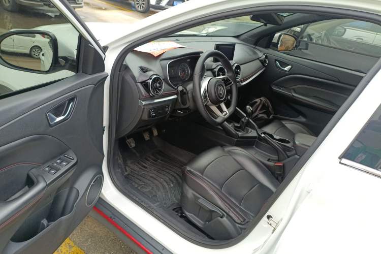 Used Dongfeng Fengon 500 2022 1.5L Manual Enjoyment Model Driver Seat