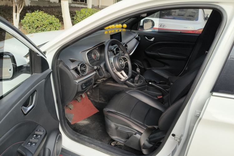 Used Dongfeng Fengon 500 2022 1.5L Manual Enjoyment Model Driver Seat