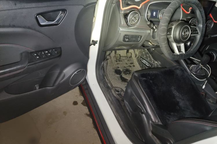 Used Dongfeng Fengon 500 2022 1.5L Manual Enjoyment Model Driver Seat