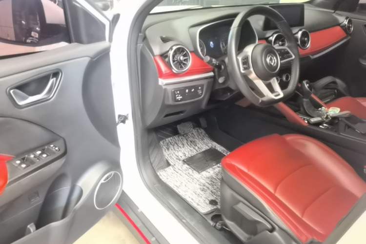 Used Dongfeng Fengon 500 2022 1.5T CVT Comfort Edition Driver Seat