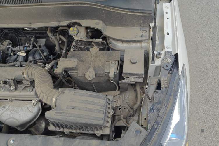 Used Dongfeng Fengon 500 2022 1.5L Manual Enjoyment Model Engine Bay Left