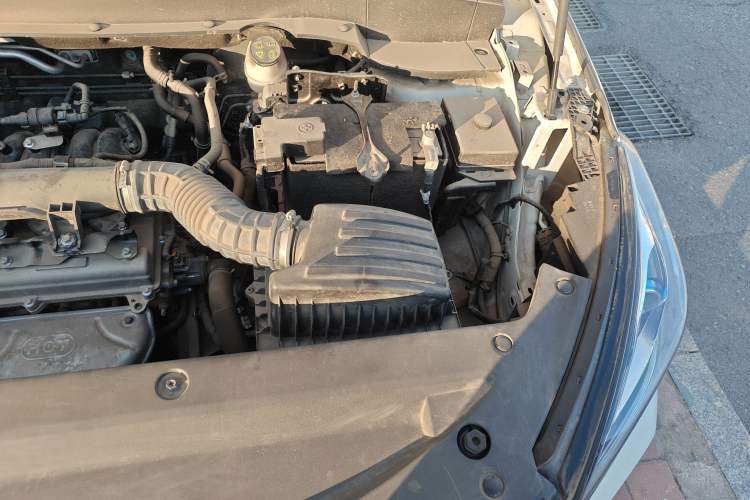 Used Dongfeng Fengon 500 2022 1.5L Manual Enjoyment Model Engine Bay Left