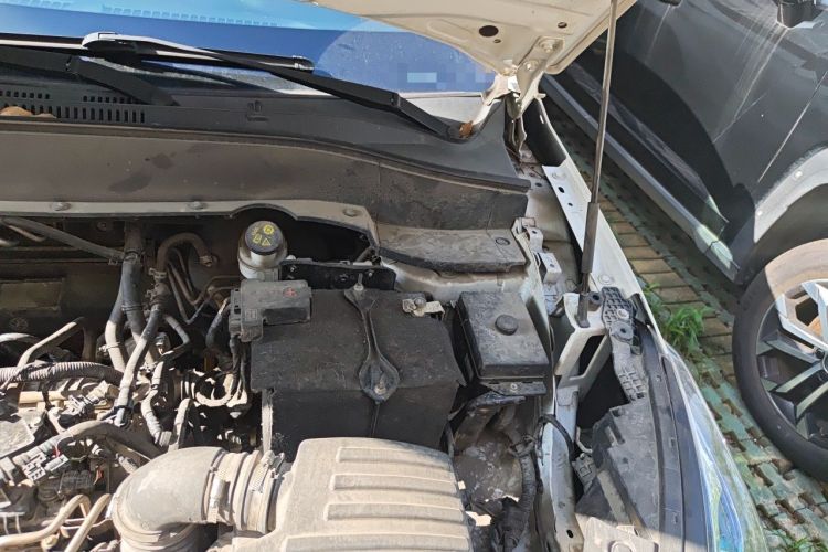 Used Dongfeng Fengon 500 2022 1.5T CVT Comfort Edition Engine Bay Left