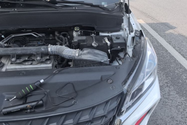 Used Dongfeng Fengon 500 2022 1.5L Manual Enjoyment Model Engine Bay Left