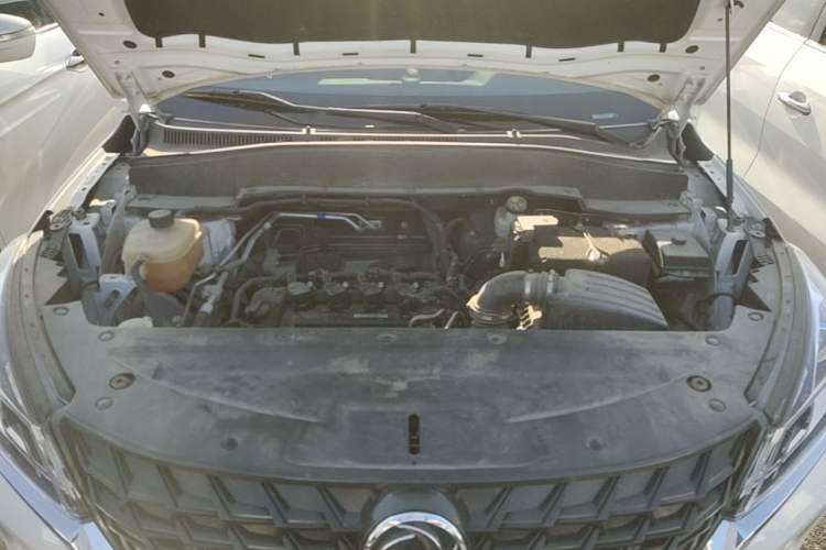 Used Dongfeng Fengon 500 2022 1.5T CVT Comfort Edition Engine Bay