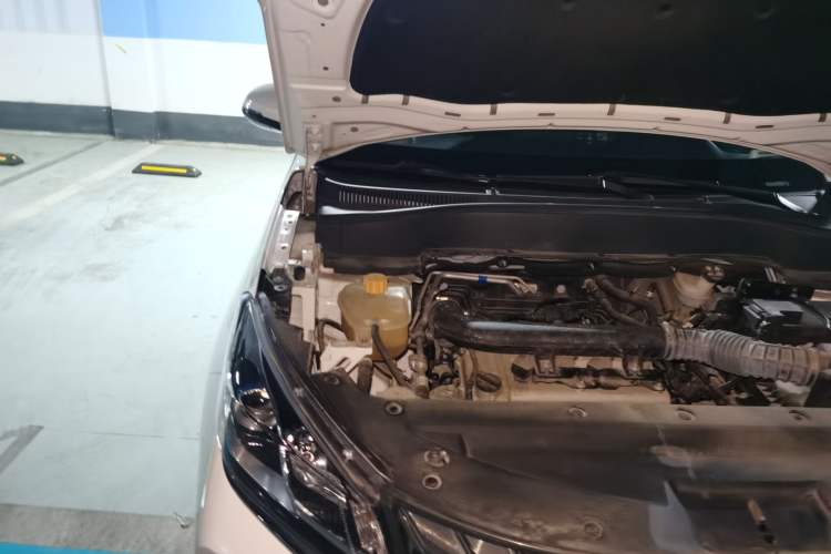 Used Dongfeng Fengon 500 2022 1.5L CVT Enjoyment Version Engine Bay Right