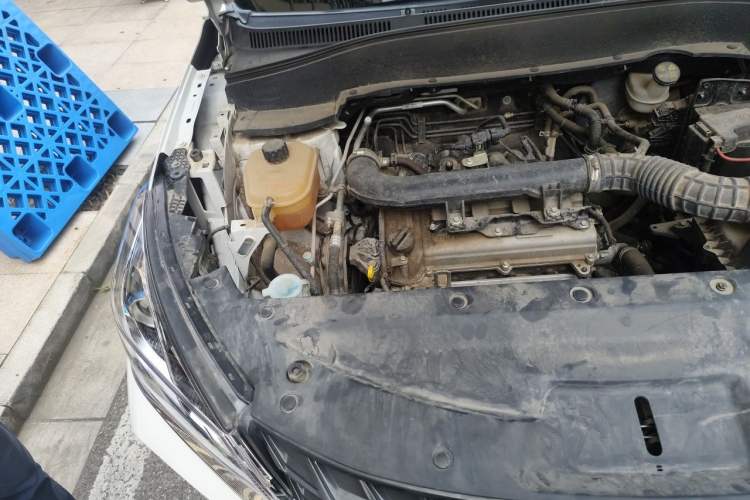 Used Dongfeng Fengon 500 2022 1.5L Manual Enjoyment Model Engine Bay Right