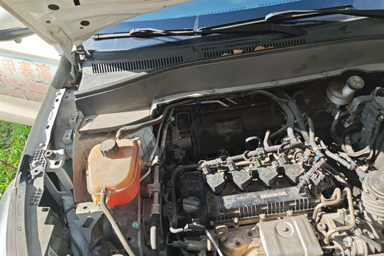 Used Dongfeng Fengon 500 2022 1.5T CVT Comfort Edition Engine Bay Right