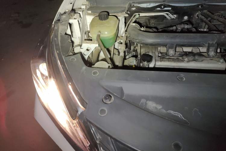 Used Dongfeng Fengon 500 2022 1.5L Manual Enjoyment Model Engine Bay Right