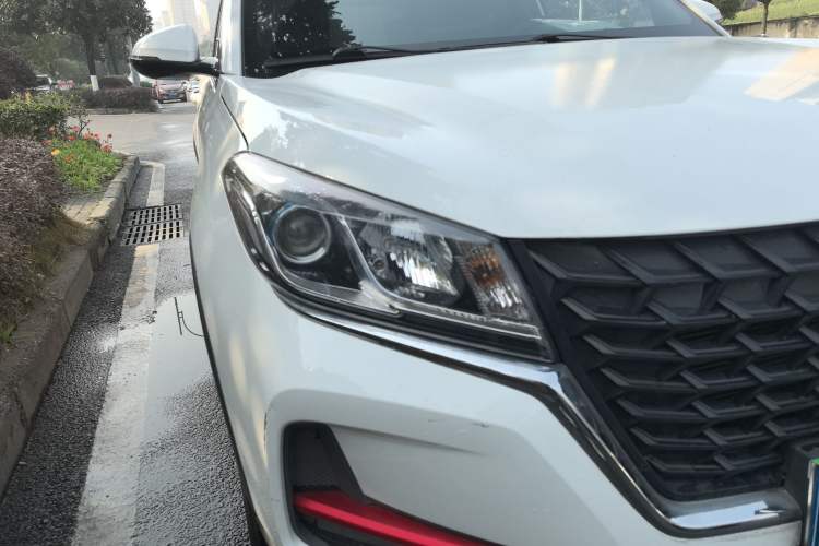 Used Dongfeng Fengon 500 2022 1.5L Manual Enjoyment Model Exterior 3